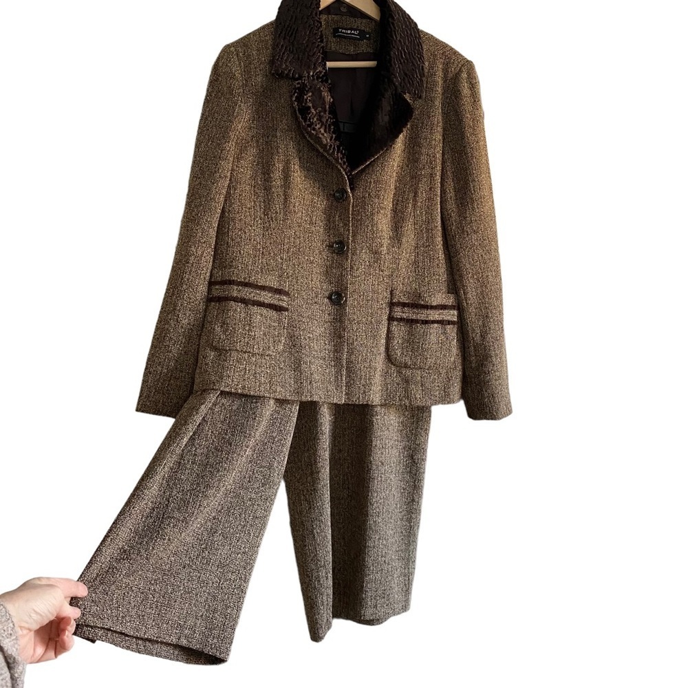 Vintage Women’s Pantsuit Tribal Fait Enbulgarie Tweed Size 12 Brown Cropped